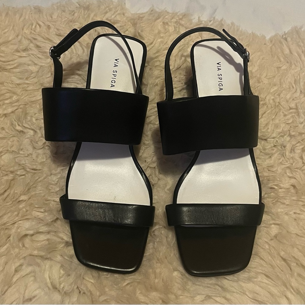 beautiful black leather shoes with low heels, very comfortable